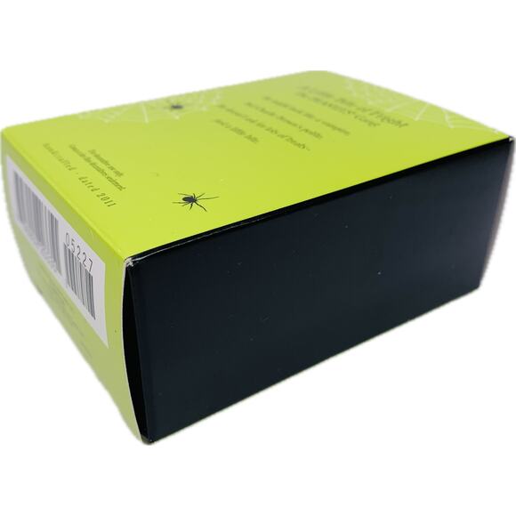 Hallmark A LITTLE BITE OF FRIGHT Keepsake Ornament The Peanuts Gang 2011 - Picture 6 of 7